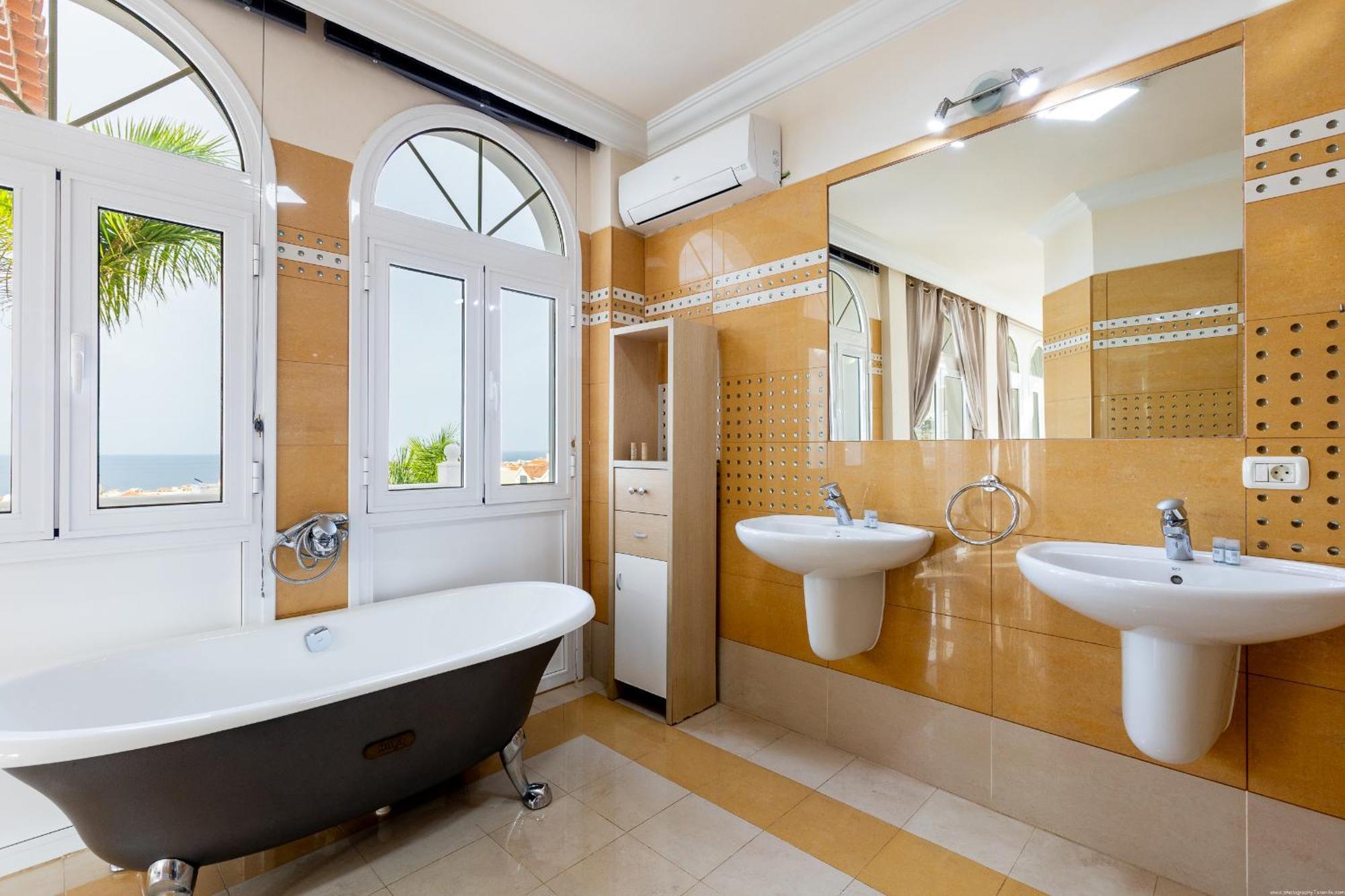 Villa Ocean Palm, Heated Pool! Costa Adeje  Bagian luar foto
